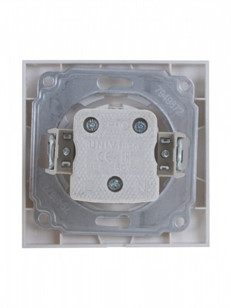 Розетка 1-м СП Бриллиант 16А IP20 с заземл. серебр. 7949872 UNIVersal