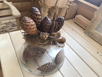 Закрытая настольная ваза с природным материалом  на сайте Стройсервис
