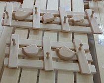 Вешалка "Лист" 4-х кр липа 190*550 на сайте Стройсервис
