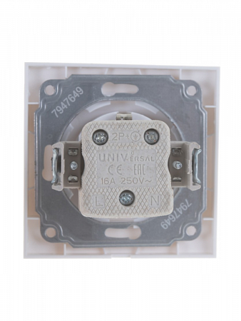 Розетка 1-м СП Бриллиант 16А IP20 с/з с крышкой бел. 7947649 UNIVersal